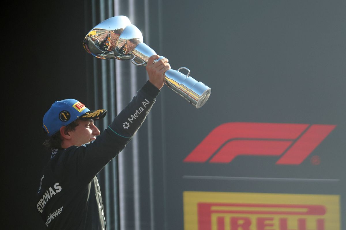 Antonelli houdt Verstappen scherp in het vizier: "Met Max weet je het nooit"