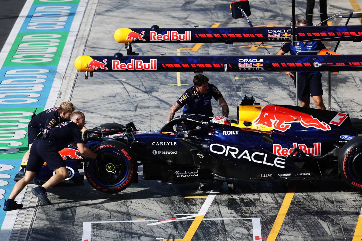 Windsor trekt harde conclusie na Ferrari-drama: "Lewis had derde moeten worden"