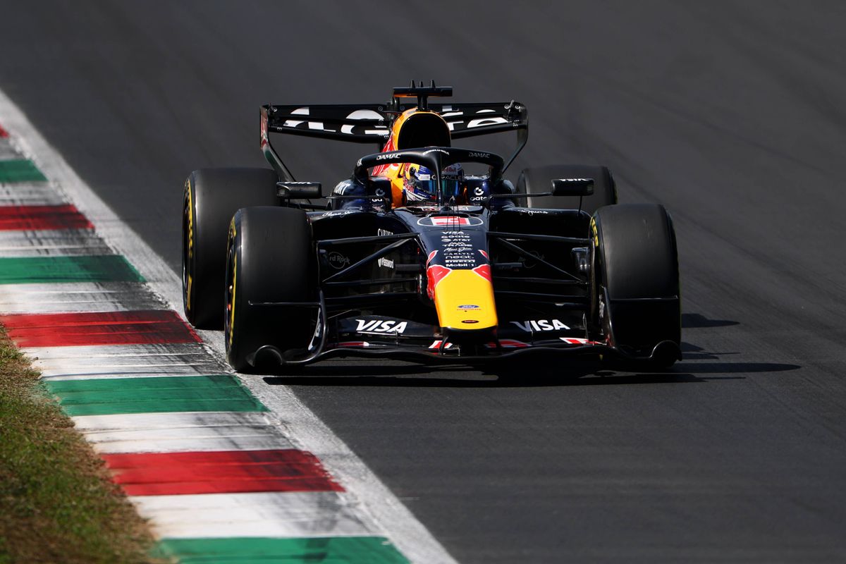 Russell zet Mercedes opnieuw bovenaan, Verstappen boekt flinke progressie