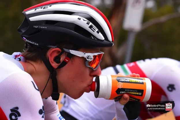 Gespot op Strava: Pogacar hervindt in Il Lombardia z'n beangstigend sterke Tourvorm