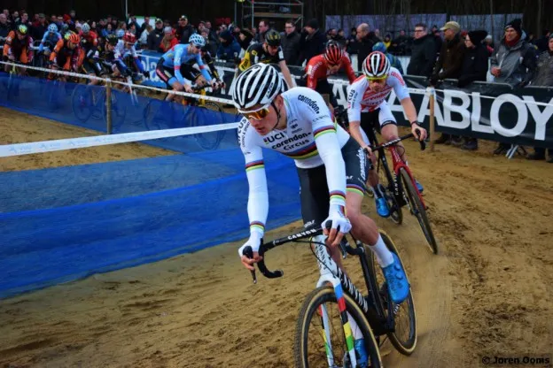 Mathieu van der Poel na zege in Mol: 'Had David graag meegenomen naar de streep'