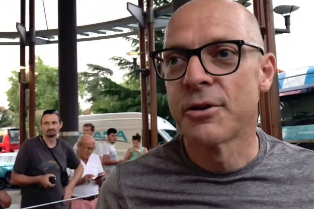 Brailsford treedt af bij INEOS bij nieuwe ziekte: 'Afvragen hoe lang je dat volhoudt'