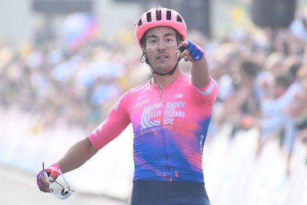 Bettiol stunt met eerste profzege in Ronde van Vlaanderen; loeisterke Van der Poel vierde