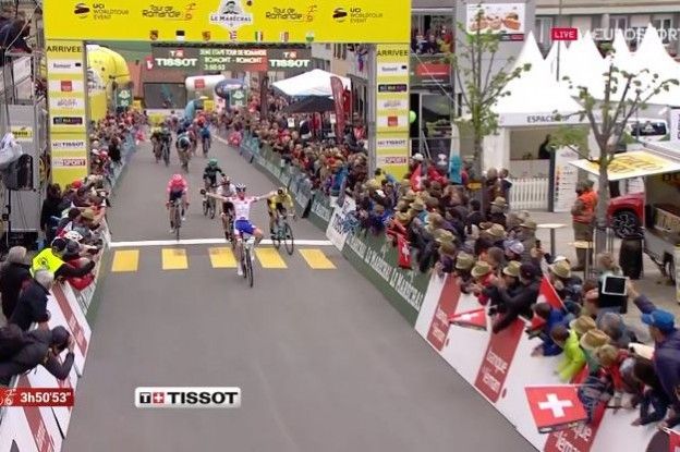 Gaudu sprint naar zege in derde etappe Ronde van Romandië; Kruijswijk opgehouden