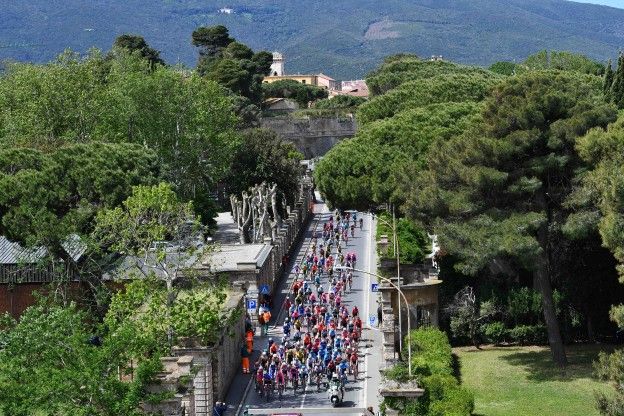Wielrennen op TV 10 mei 2021 | Waar ziet u heuvelachtige derde etappe Giro d'Italia?