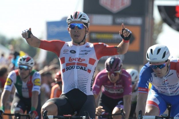 Ewan verslaat Groenewegen in laatste etappe ZLM Tour, Teunissen eindwinnaar