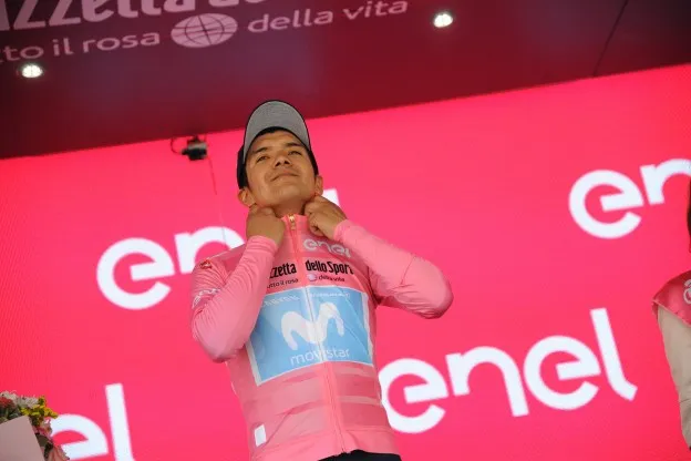 Etappe 19 Giro d'Italia | Carapaz: 'Verwachten morgen alles en zijn er klaar voor'