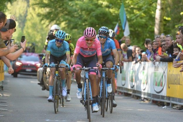 Carapaz niet in paniek na overmacht Evenepoel: 'Giro extreem zware race'