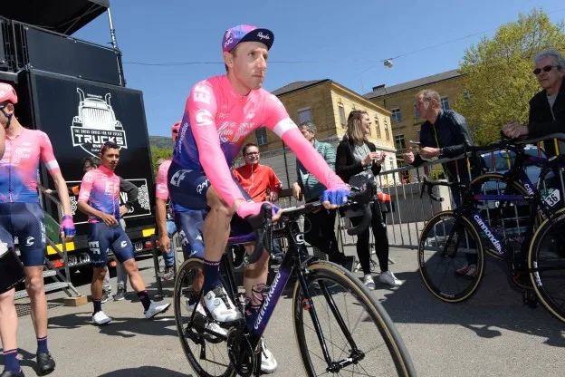 Woods wint door gek koersverloop: 'Ik wilde niet eens vooraan meezitten'