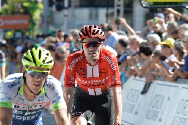 Dumoulin mist Tour de France na slepende knieblessure: 'Voelt als opluchting'