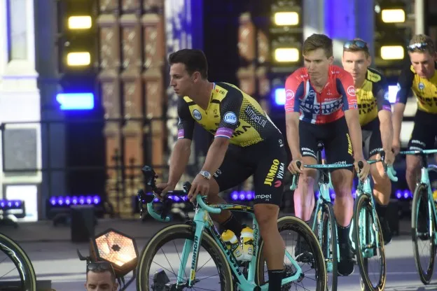 Groenewegen onder vuur: Jumbo houdt hem aan de kant tot aan UCI-uitspraak