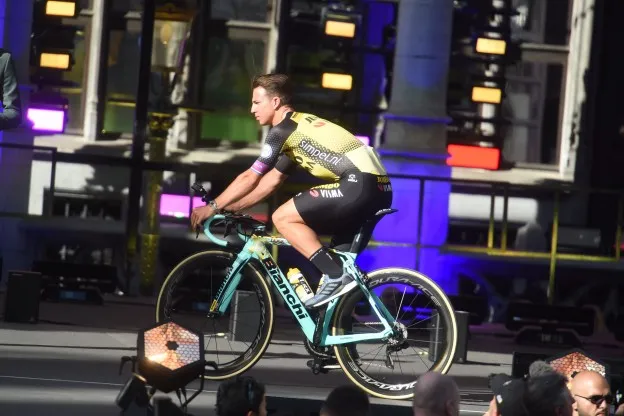 Jumbo-Visma ruikt sprintkans: 'Dylan herstelt goed, anders proberen met Mike'