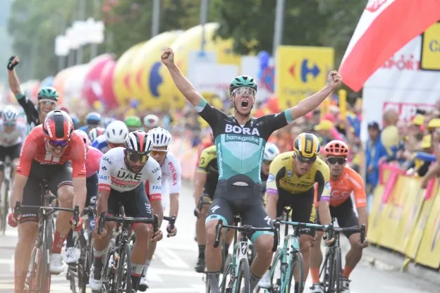 Ackermann verslaat Kristoff en Viviani met vroege sprint in Clasica Almeria