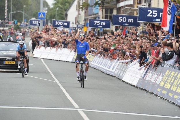 Viviani wint EK in Alkmaar na sprint met Lampaert en schitterende koers