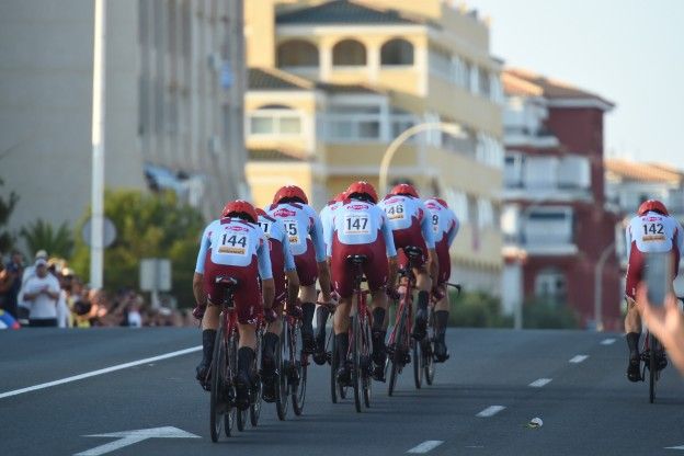 Katusha-Alpecin kan salarissen niet meer betalen; UCI springt in de bres