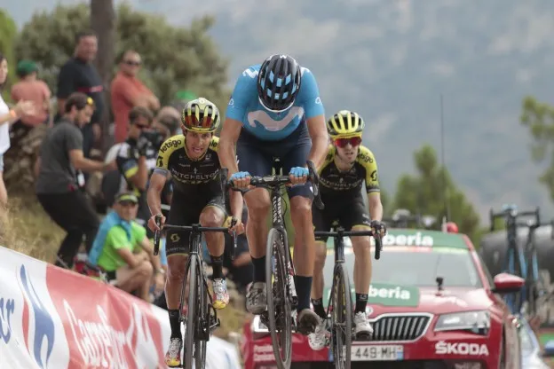 Nabeschouwing: Van der Poel als kopman en 'weerzinwekkende' actie Movistar