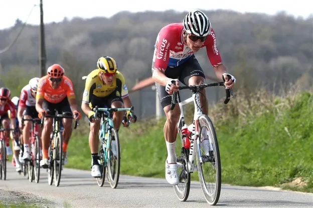 Weening trots als knecht voor Van der Poel: 'Wat hij laat zien, is heel uniek'