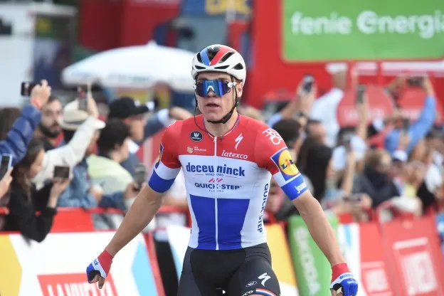Jakobsen met Evenepoel naar de Giro, Bennett en Alaphilippe naar Tour