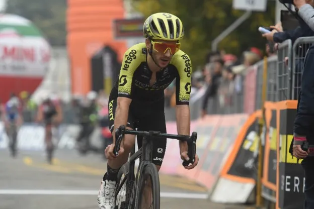 Dit bleek de laatste etappe van UAE Tour: Yates eindwinnaar na staking