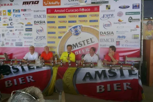 IDL Retro I Amstel Curaçao Race: meer kilometers op dansvloer dan op asfalt