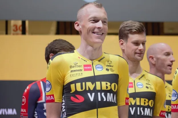 Jumbo-Visma oppermachtig in rit 5 virtuele Giro; Gesink wint, Kruijswijk derde