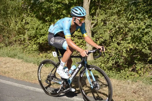 Astana-renners aangereden: 'Laat dit een herinnering voor iedereen zijn'