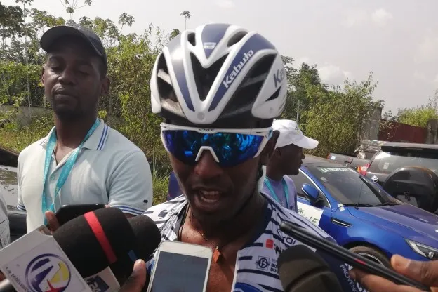 Evenepoel verslaan, maar geen contract? 'Afrikanen moeten veel harder werken'