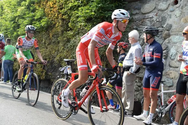 Spreafico verrast de WorldTour-renners en wint etappe 2 van de virtuele Giro
