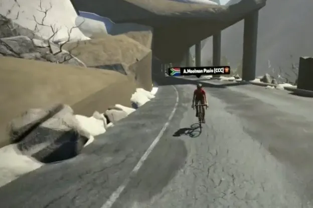 Moolman-Pasio voltooit hattrick op Alpe du Zwift, Rooijakkers keurig vierde