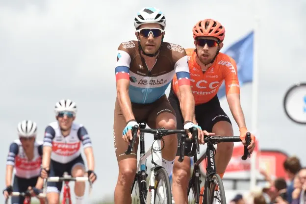 Warbasse: 'Bij visum voor lang verblijf komen Amerikaanse renners Europa in'