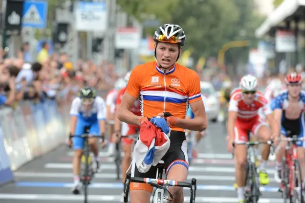 Oomen over ontwikkeling Van der Poel: 'Hij is nu twee koppen groter dan ik'