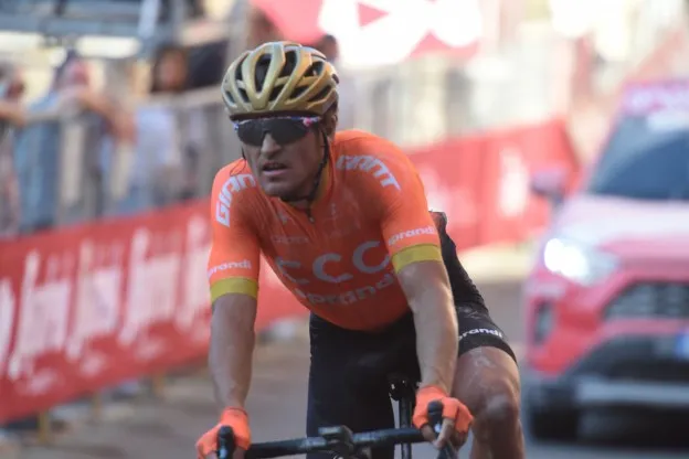 Van Avermaet is de volgende topper die valt richting Tour: 'Alles brak af'