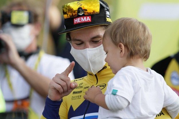Vuelta: Roglic pakt etappe 1, rode trui en (veel) tijdwinst op Dumoulin