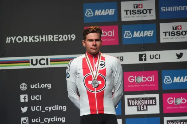 Parijs-Nice: Bissegger slaat dubbelslag, Roglic doet uitstekende zaken