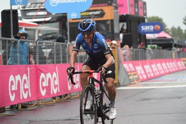 Pozzovivo reed Giro uit met ellebooginfectie: 'Hij liep risico op gangreen'