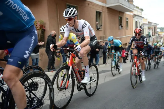 Schrik zit er goed in bij Team Sunweb: 'Refresh mijn Twitter regelmatig'