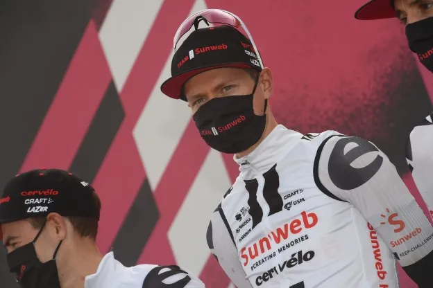 Kelderman verovert roze trui: 'Was de zwaarste dag van mijn leven'