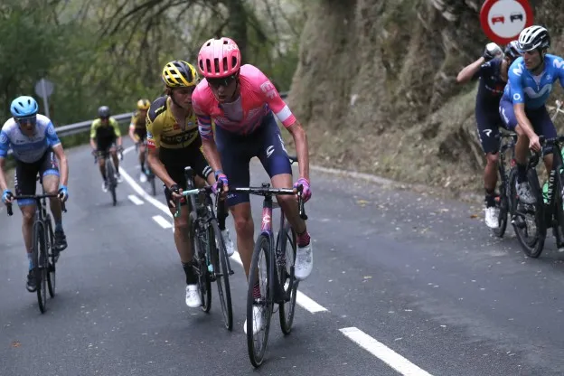 Carthy wint op Angliru: 'Een droom om op deze mythische klim te winnen'