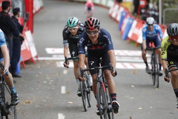Vuelta a España etappe 2 | Carapaz: 'Belangrijkste is om de rode trui te winnen'