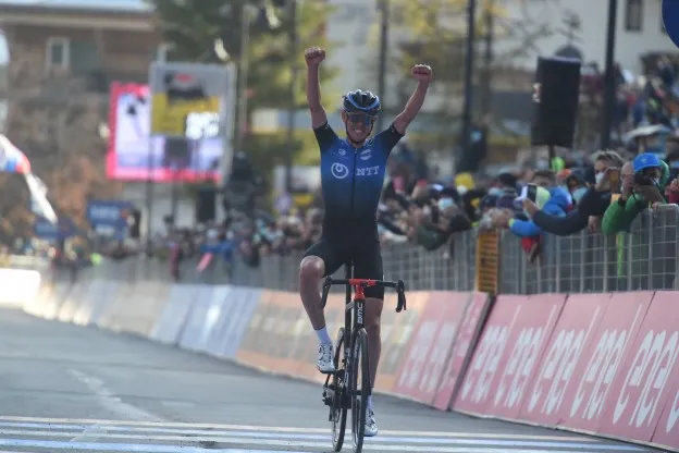 Almeida pareert halve aanval Kelderman, O'Connor zegeviert in Giro d'Italia