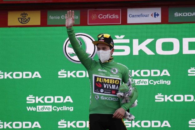 Roglic slaat toe in Vuelta: 'Als een kans zich voordoet, dan pak ik die'