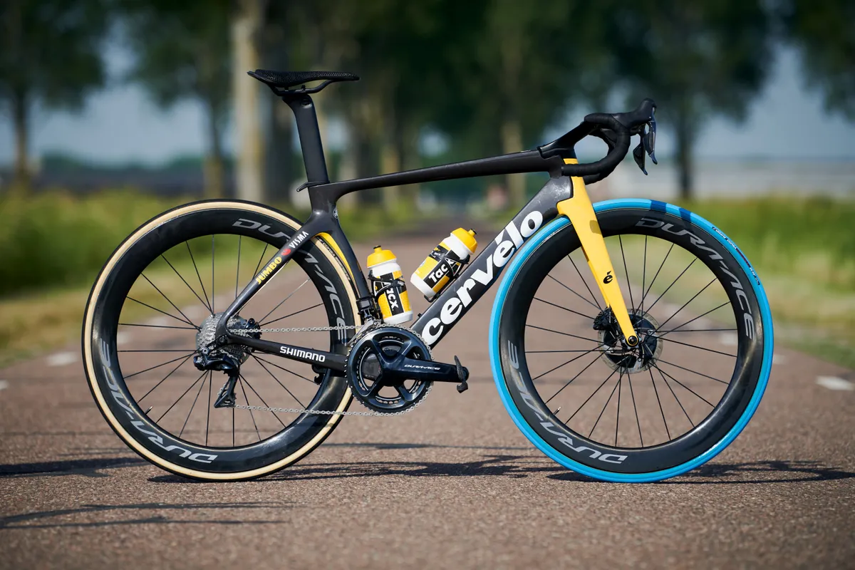 Team Jumbo-Visma maakt blauwe band onderdeel van Tour-peloton