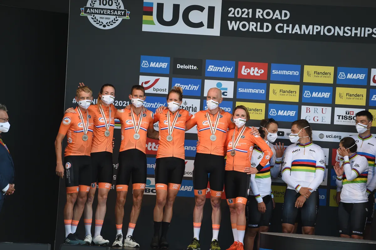 Van Vleuten en Van Dijk tevreden met zilver: 'Goud was geen reëel doel'