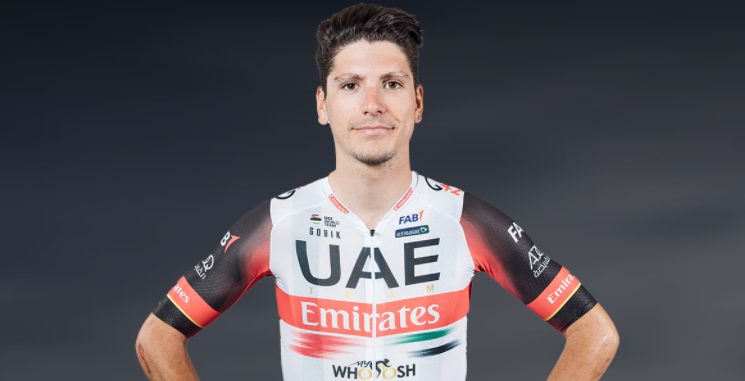 Almeida voelt zich nu al op zijn plek bij UAE-Team Emirates: 'Ik ben een blij man'