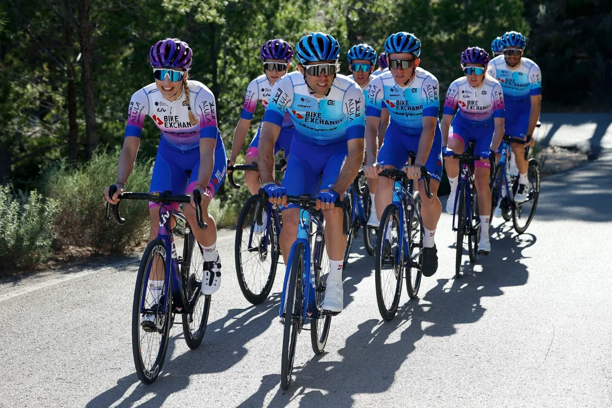Team BikeExchange-Jayco gokt op klein team in openingsweekend