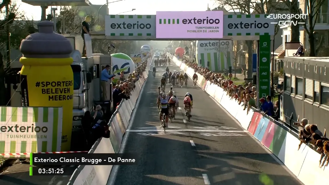 Sterke Balsamo klopt Wiebes in sprint van Exterioo Classic Brugge-De Panne