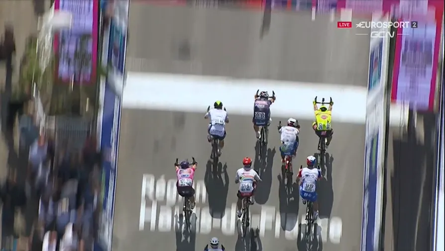 Taminiaux bezorgt Alpecin-Fenix dagsucces in vierde etappe Vierdaagse van Duinkerke