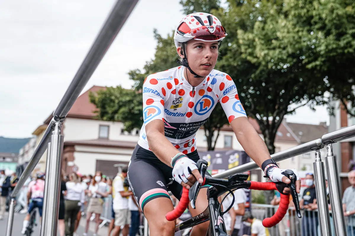 Gerritse had ritzege in Vuelta Femenina alles behalve verwacht: 'Toen dacht ik: oké, mijn sprint is goed'