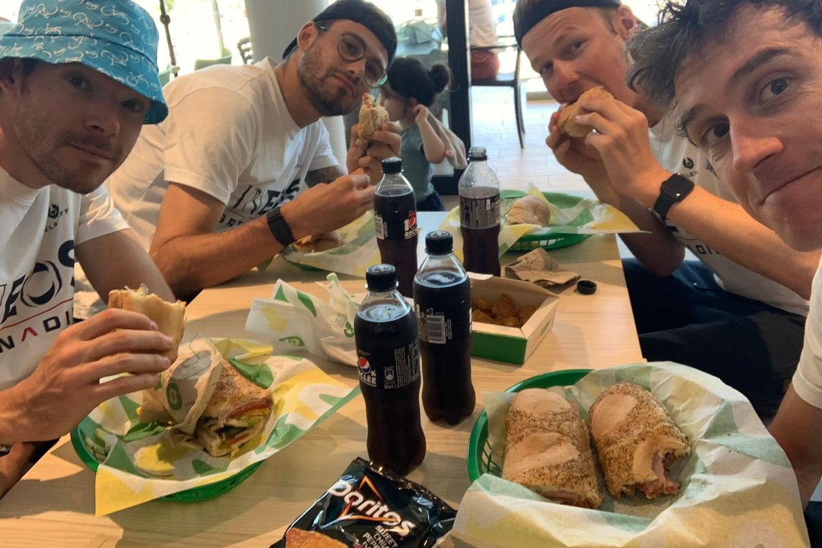 🎥 Laatste dag Tour de France: aanval Van Aert en Pogacar, INEOS eet Subway-broodjes