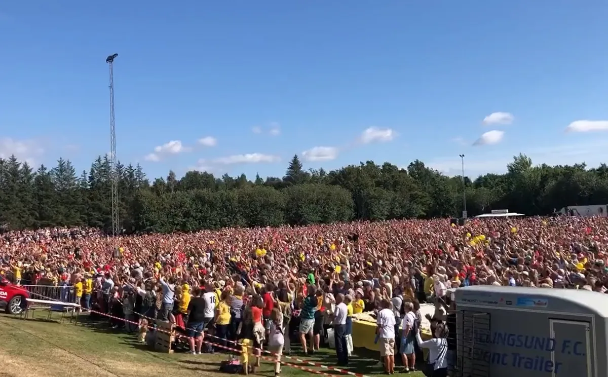🎥 Tourhelden Jumbo-Visma onthaald: 40.000 man voor Van Aert, ook woonplaats Vingegaard loopt uit